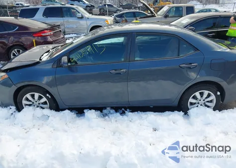 2015 Toyota Corolla Le z USA, uszkodzony, nr VIN 2T1BURHE4FC377723